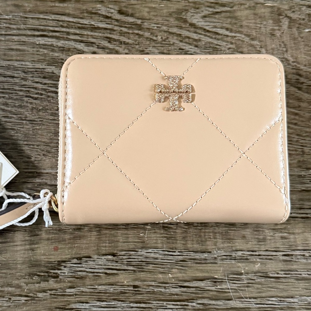 NWT Tory Burch Light Tan Small Zip Leather Wallet